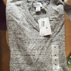 Old Navy Men's V-Neck Sweater in Heather Gray